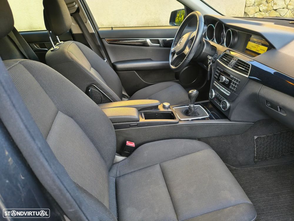 Mercedes-Benz C 220 Station CDI Avantgarde Edition - 12