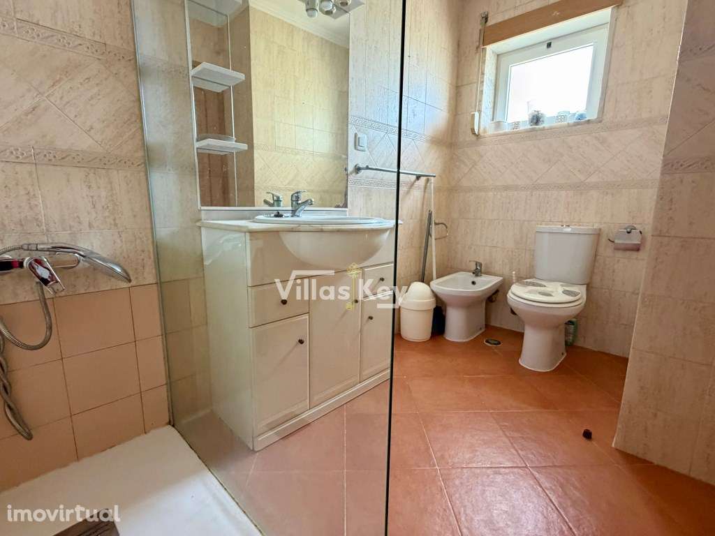 Arrendamento ao ano, Apartamento T1, com vista mar, garagem,piscina... - Grande imagem: 4/25
