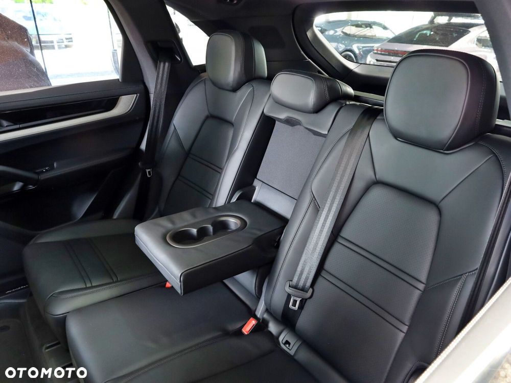 Porsche Cayenne - 14