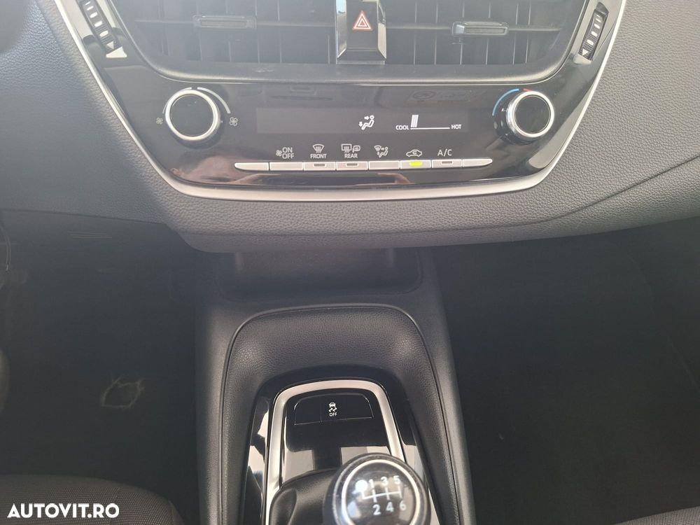 Toyota Corolla Sedan 1.5 TNGA MT Eco - 17