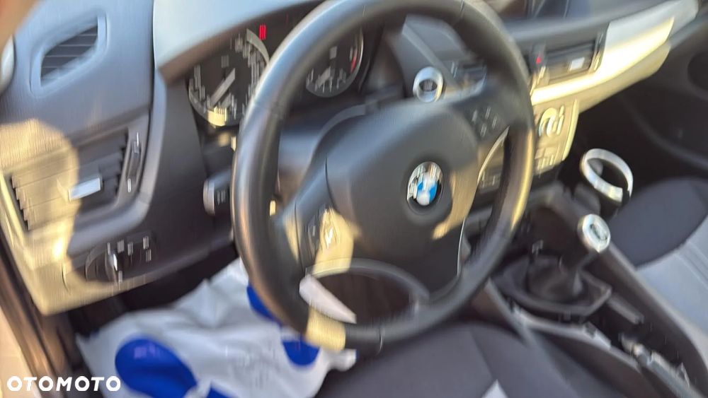 BMW X1 xDrive18d Sport Line - 11