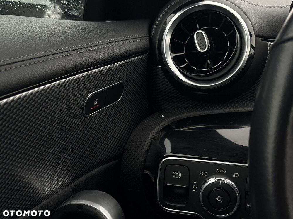 Mercedes-Benz CLA 200 7G-DCT - 11