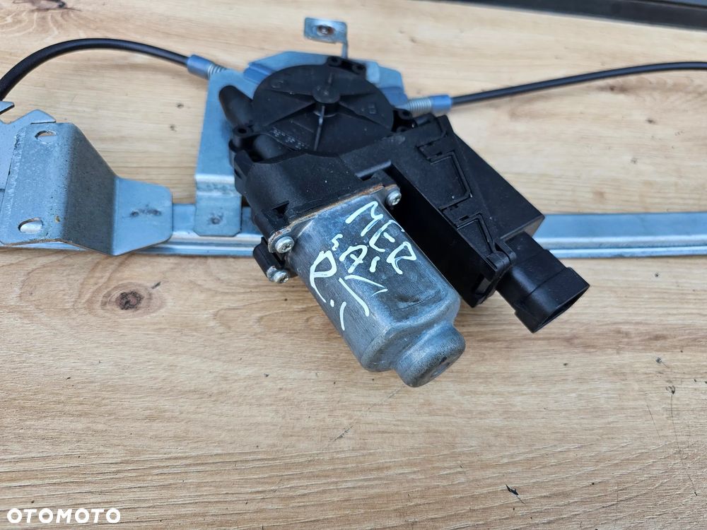 PODNOŚNIK ELEKTRYCZNY SZYBY PRAWY TYŁ OPEL MERIVA A EUROPA 93389554 - 5