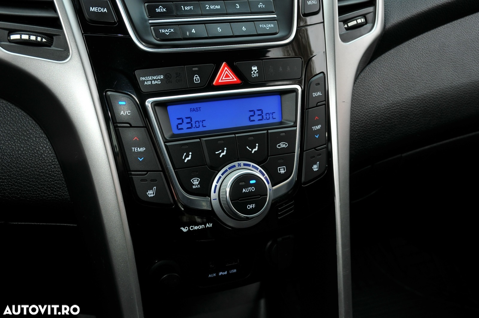 Hyundai i30 i30cw 1.6 CRDi blue Style - 14