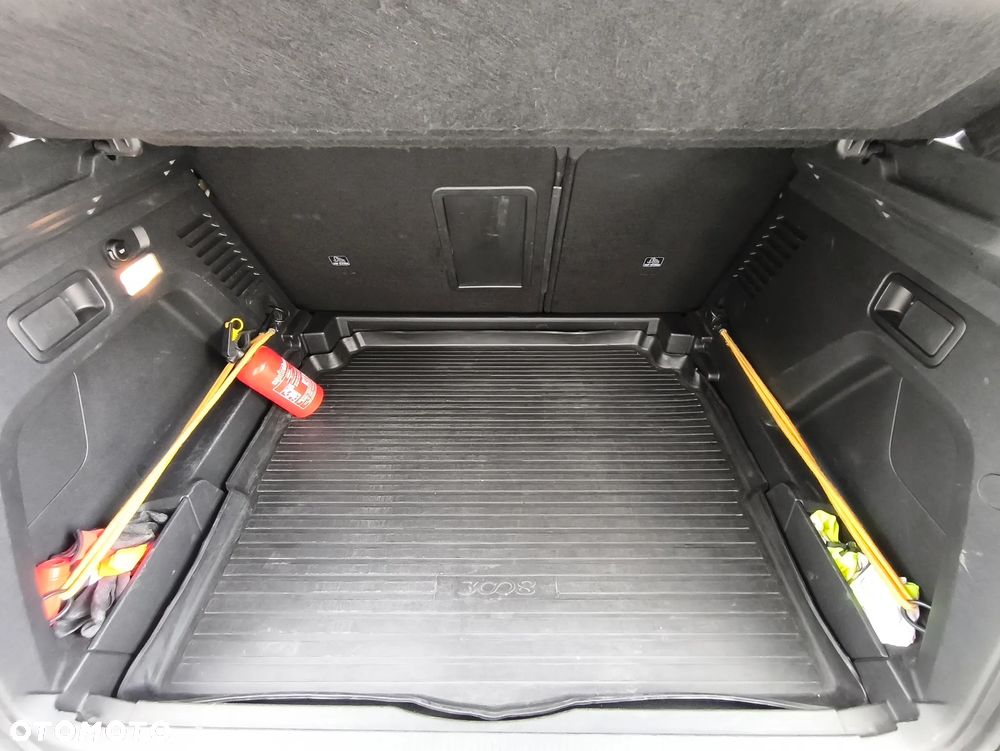 Peugeot 3008 1.2 PureTech GPF Active S&S EAT8 - 16