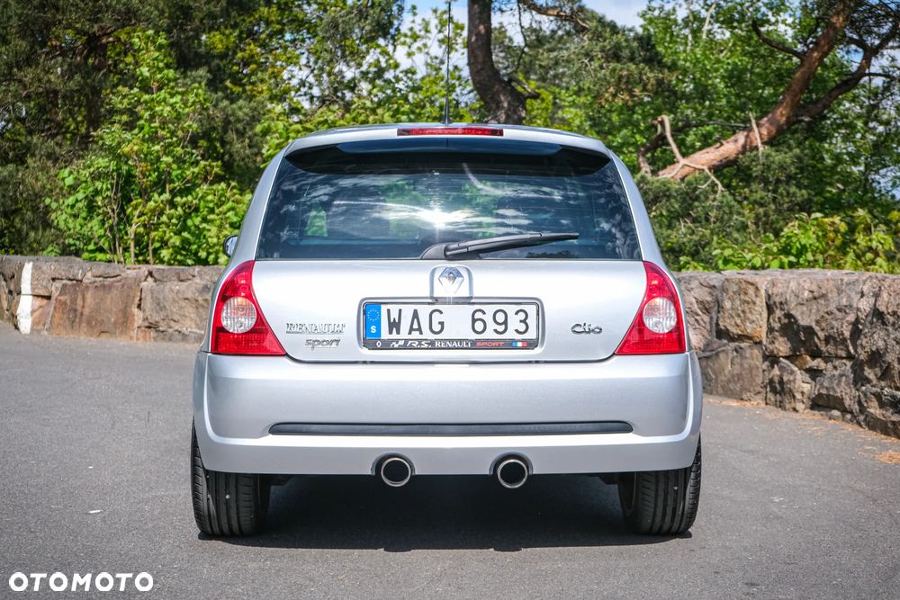 Renault Clio 2.0 16V Sport - 8