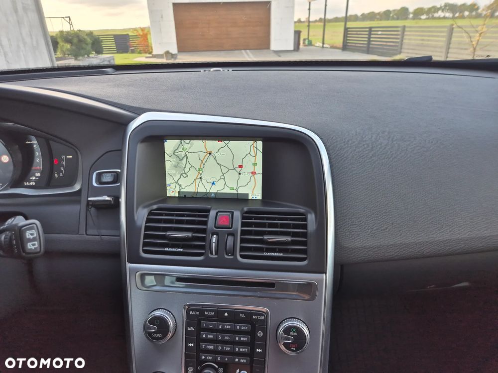 Volvo XC 60 D4 Geartronic Summum - 9