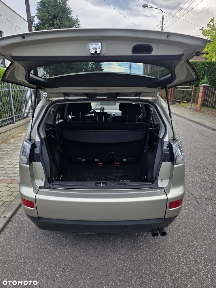 Mitsubishi Outlander 2.2 DID Intense + - 8
