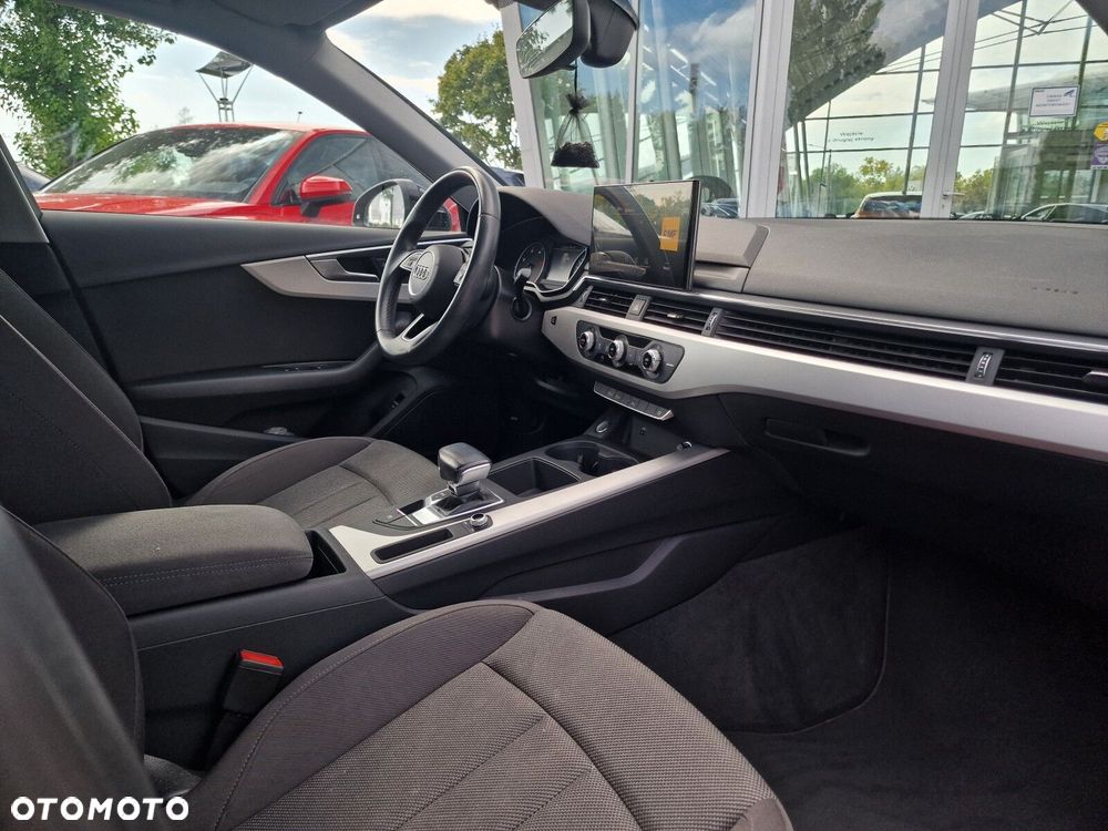 Audi A4 Limousine - 15