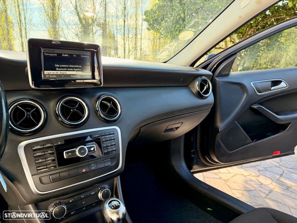 Mercedes-Benz A 180 - 25