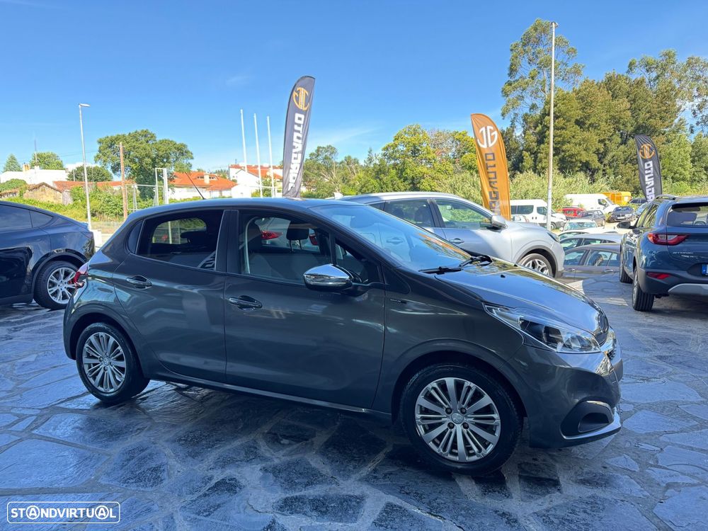 Peugeot 208 1.2 PureTech Allure - 4