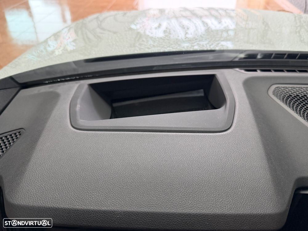 BMW 330 e Pack Desportivo M Auto - 10