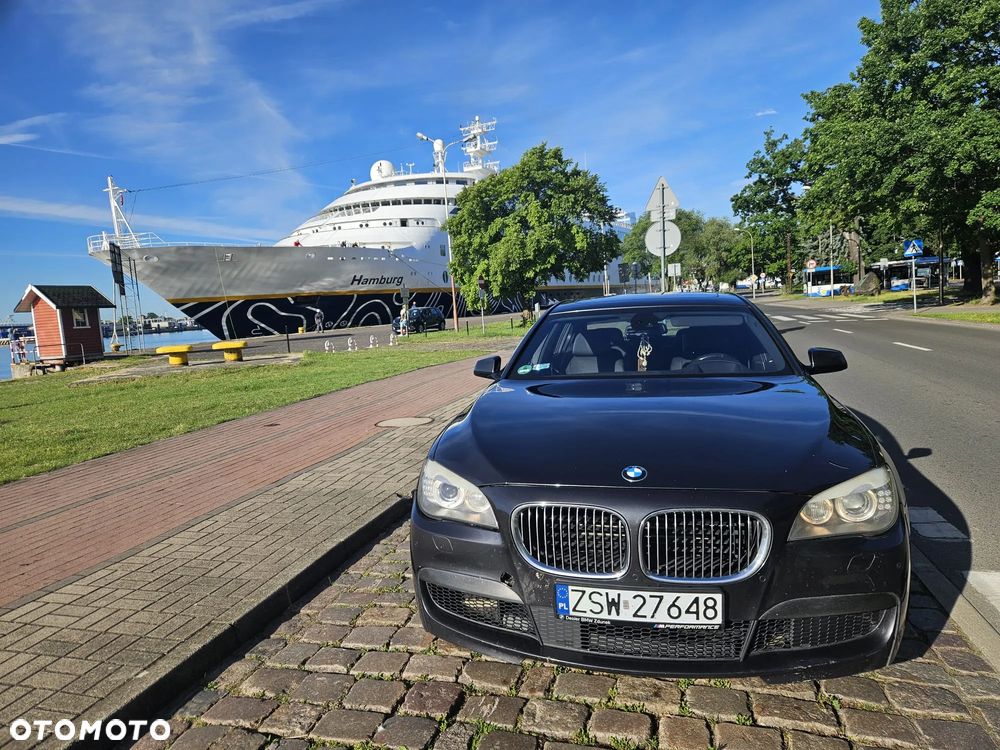 BMW Seria 7 750i L xDrive - 2
