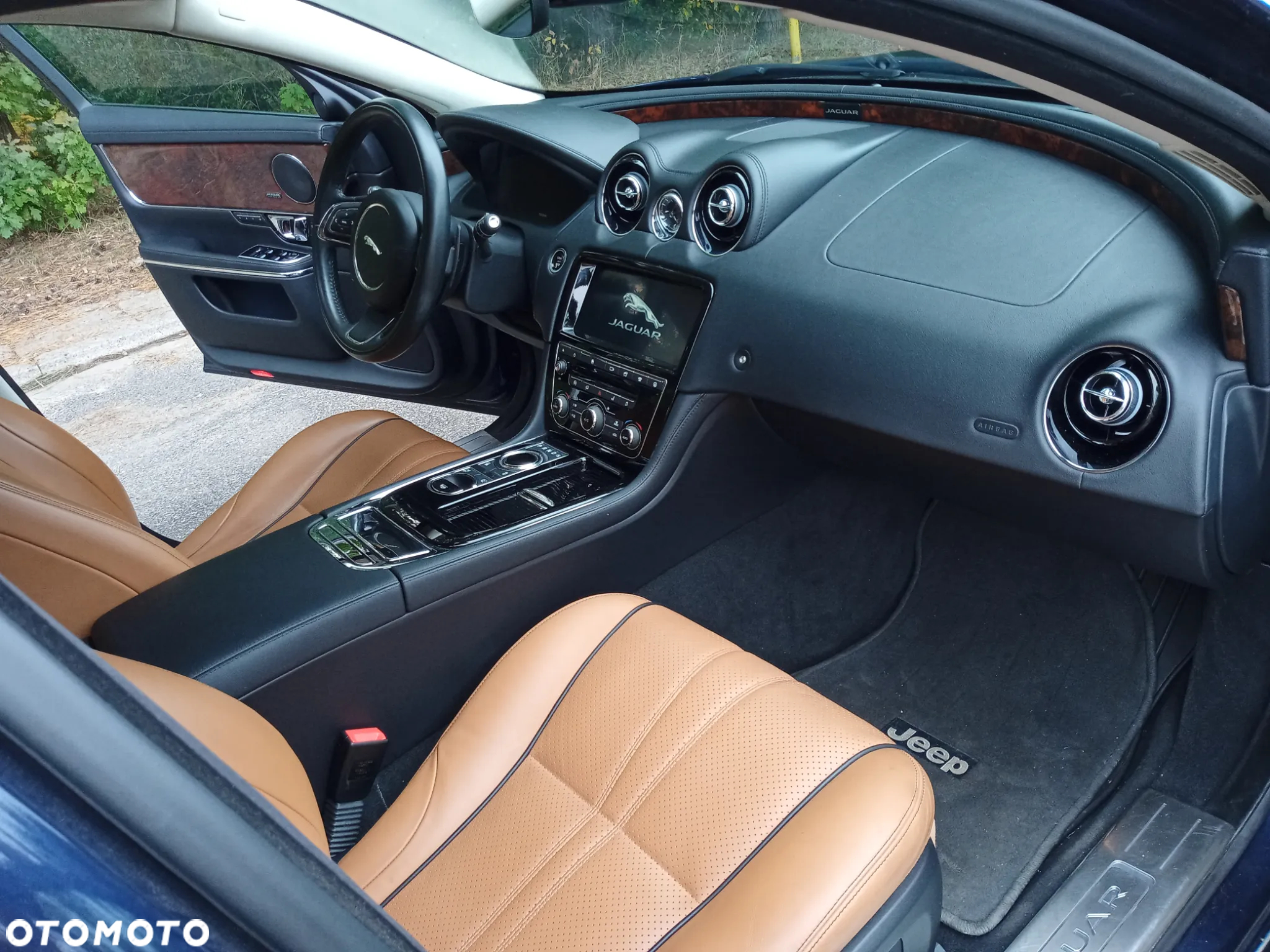Jaguar XJ 3.0 T AWD R-Sport - 12