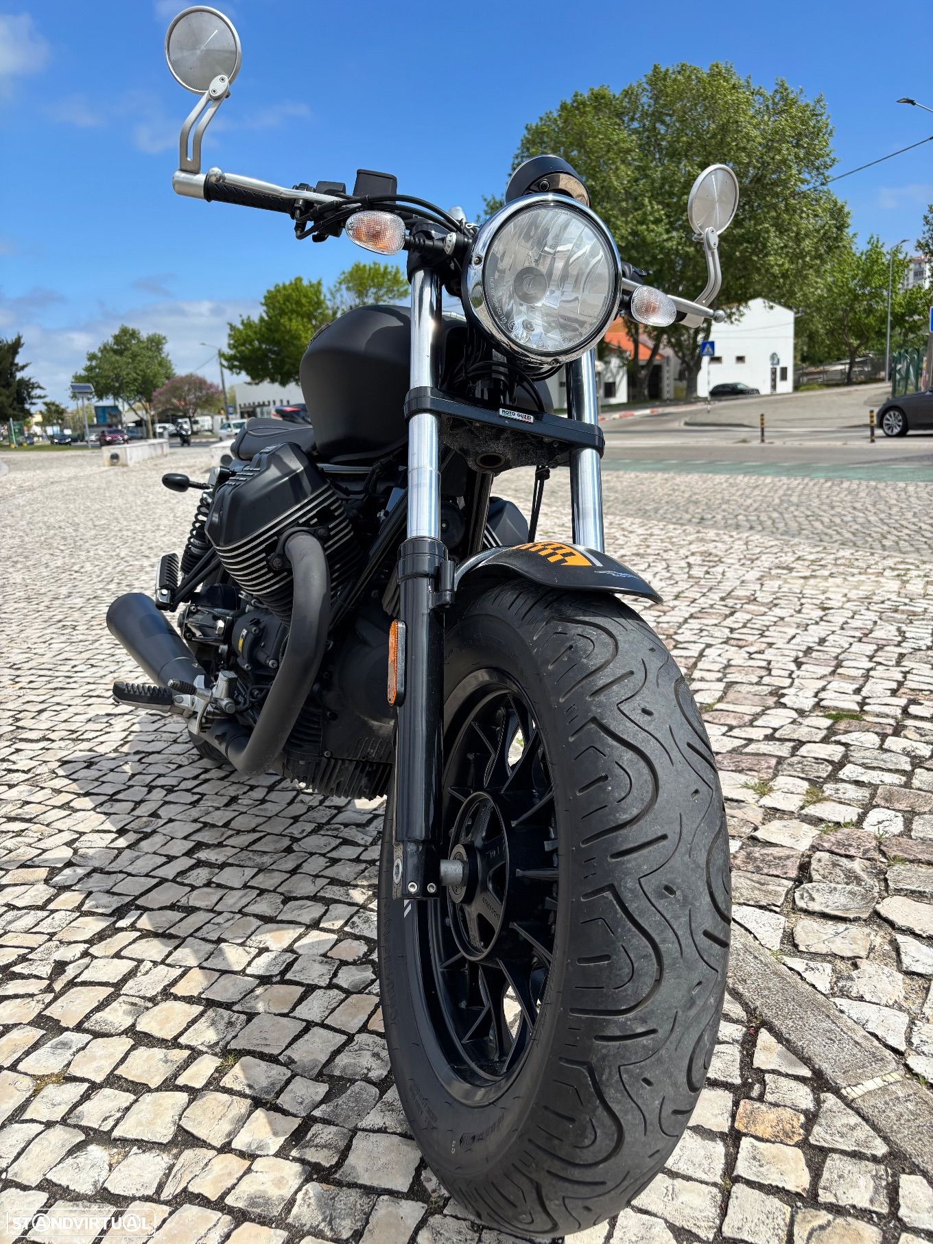 Moto Guzzi V9 Bobber - 4