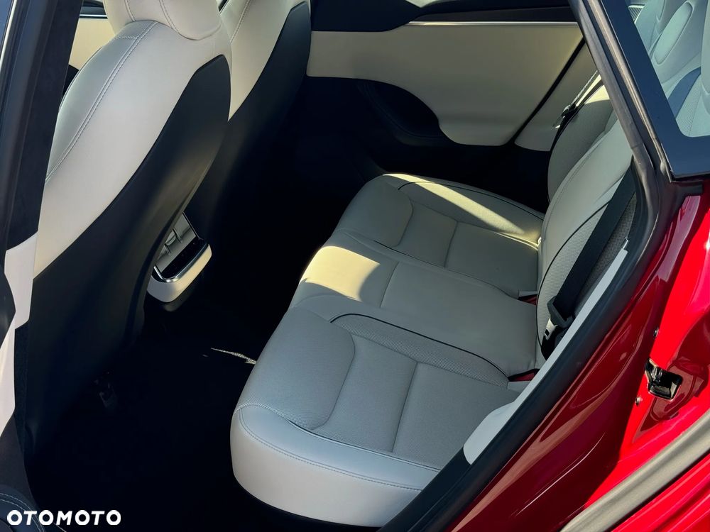 Tesla Model S Plaid - 24