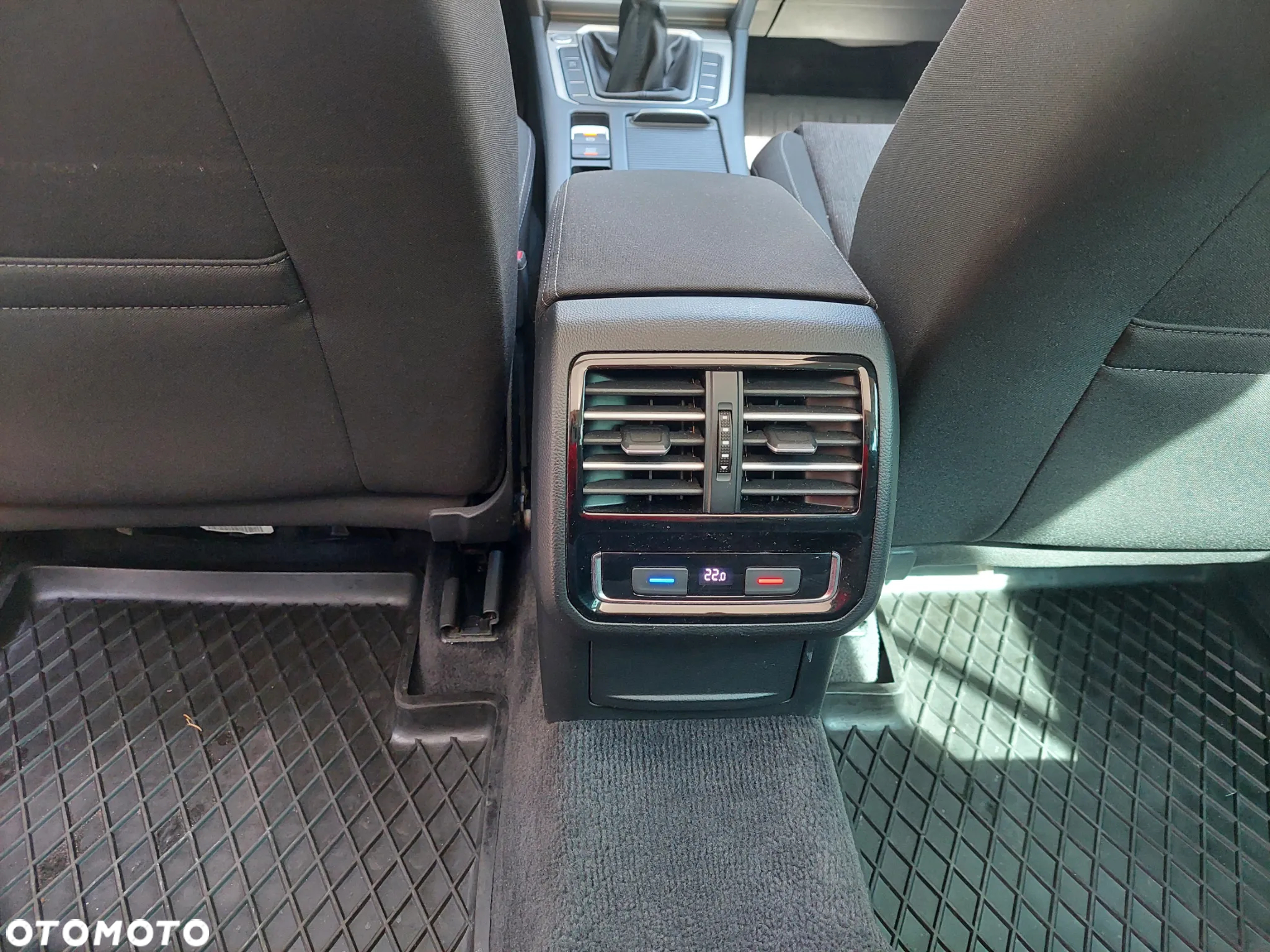 Volkswagen Passat 2.0 TDI BMT Comfortline - 10