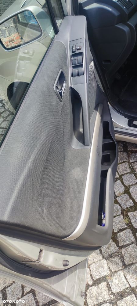 Toyota Corolla Verso 2.2 D-4D - 7