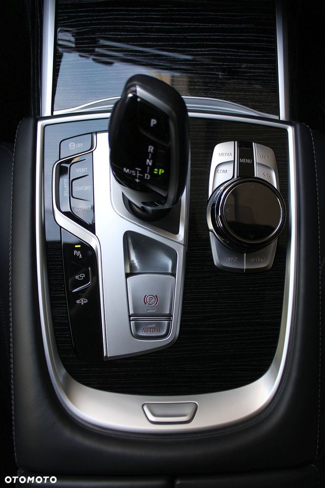 BMW Seria 7 730d xDrive mHEV sport - 26
