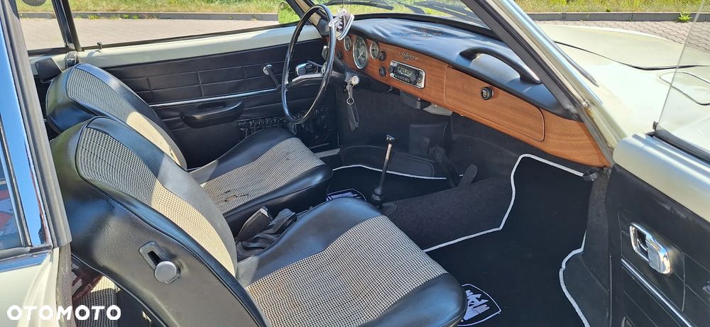Volkswagen Karmann Ghia - 7