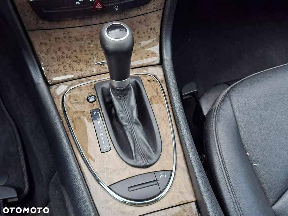 Mercedes-Benz Klasa E 220 CDI Automatik Avantgarde - 22