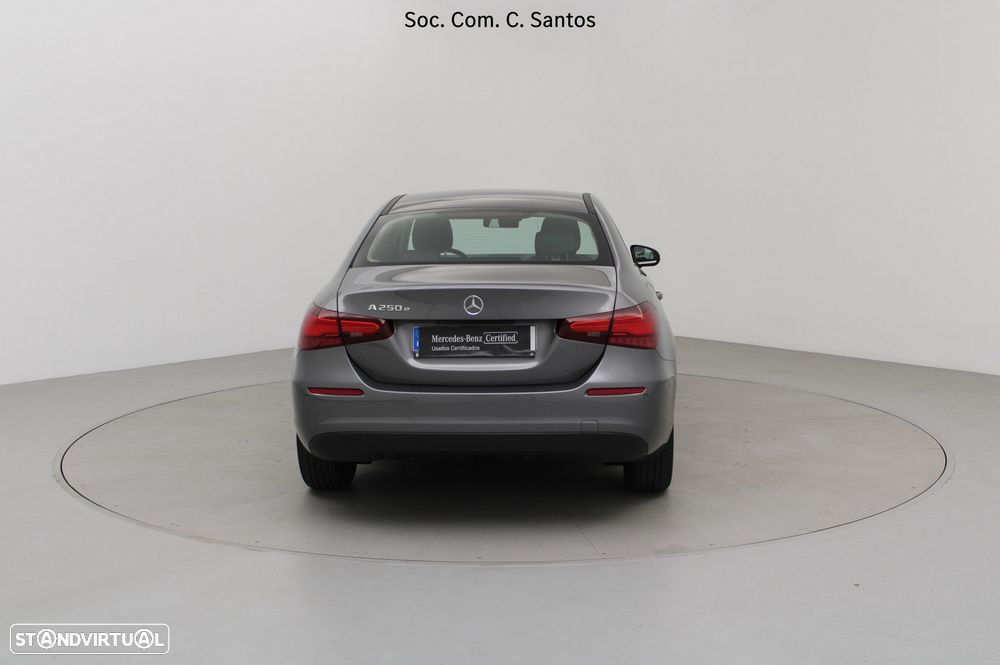 Mercedes-Benz A 250 Limousine e - 7