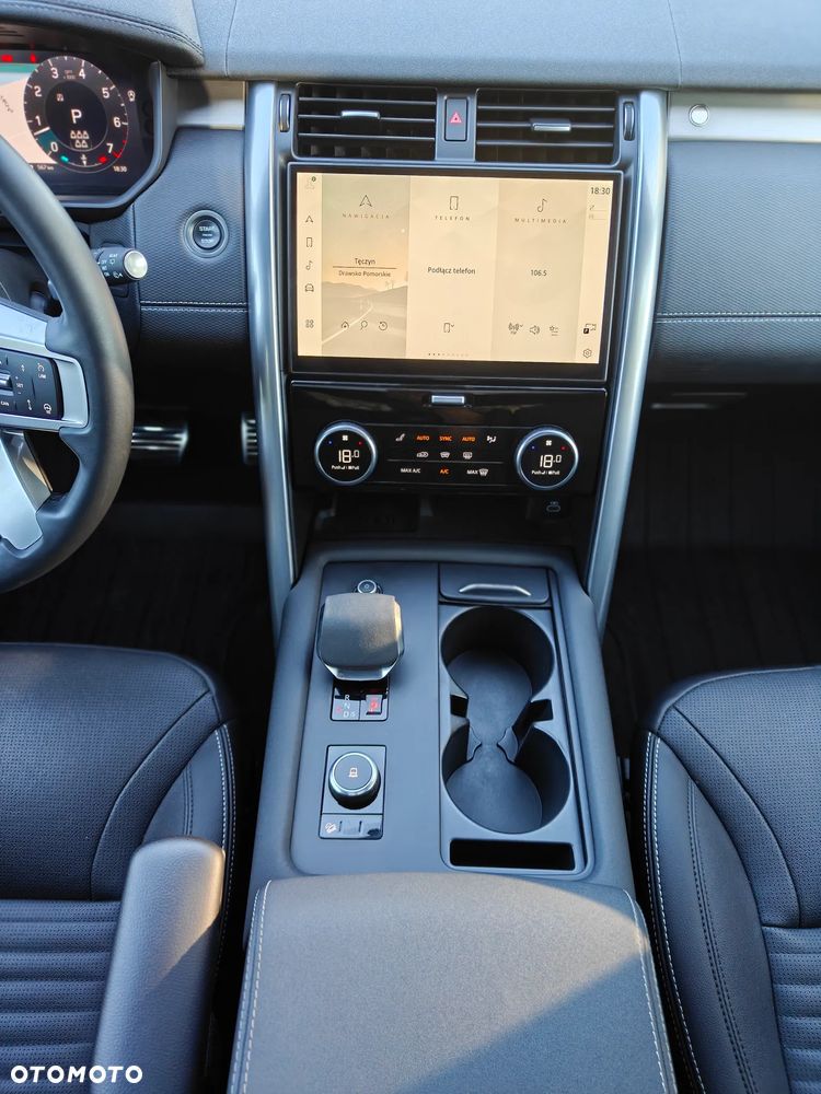 Land Rover Discovery 3.0 P360 mHEV R-Dynamic HSE - 32