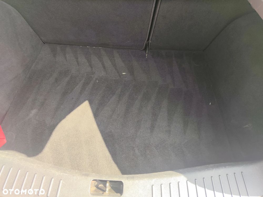 Ford Focus 1.6 16V Style - 7