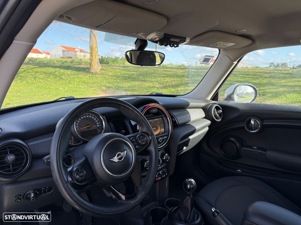 MINI 3 Portas Cooper D - 5