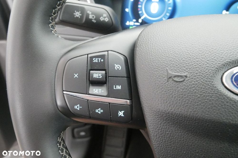 Ford Kuga - 32