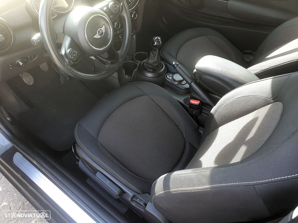 MINI 3 Portas Cooper D - 10