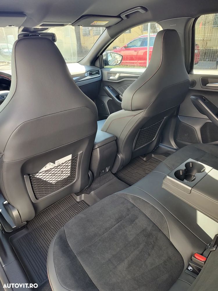 Ford Focus 2.3 Ecoboost 7DCT ST X - 17