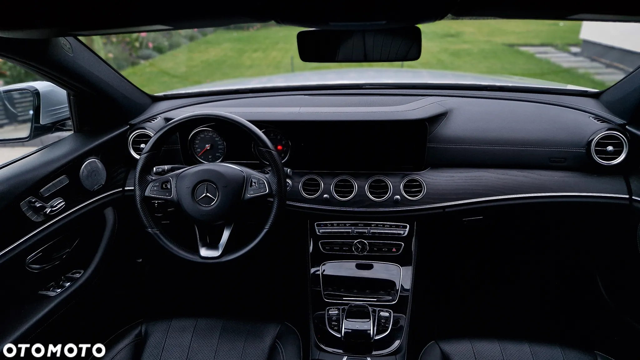Mercedes-Benz Klasa E 300 9G-TRONIC Avantgarde - 21