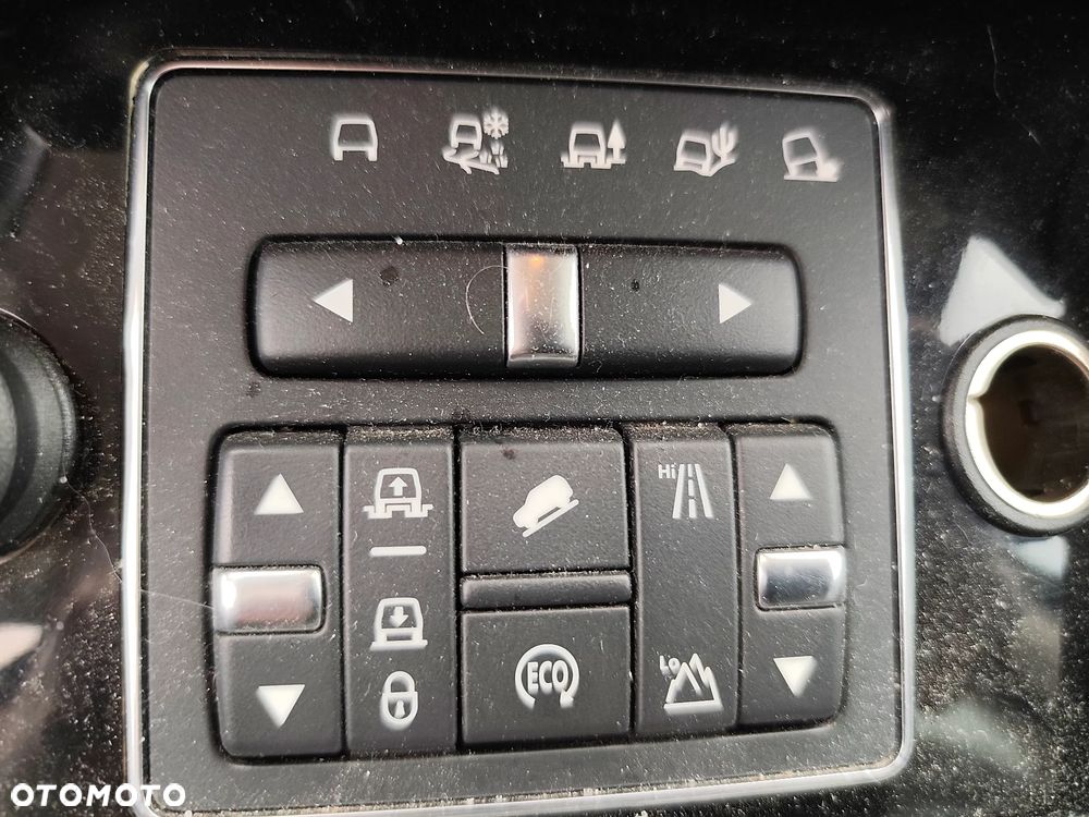 Land Rover Discovery 3.0 SD V6 HSE - 9