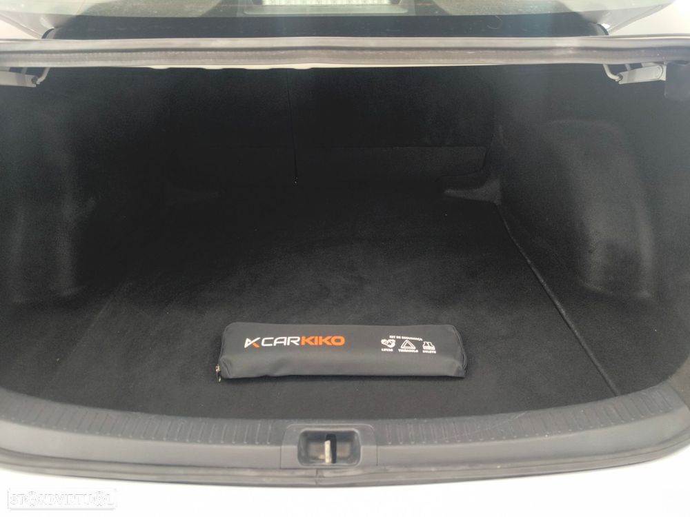 Toyota Corolla SD 1.6 Exclusive - 18