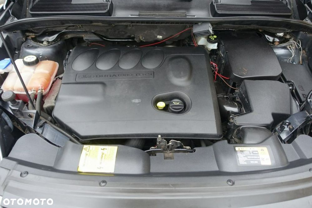Ford Kuga - 10
