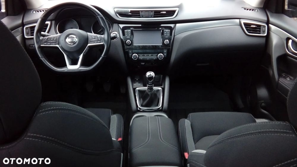 Nissan Qashqai 1.6 DIG-T N-Connecta - 29