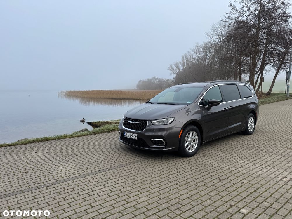 Chrysler Pacifica - 26