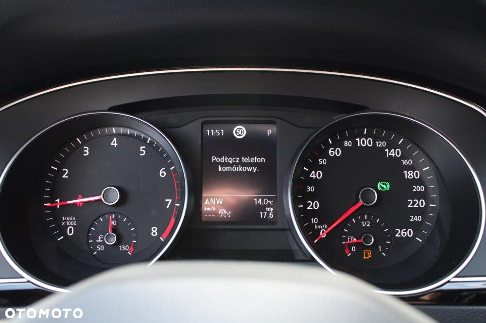 Volkswagen Passat - 17