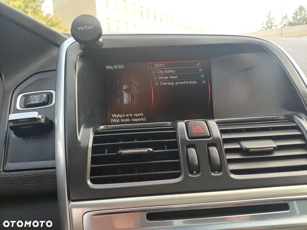 Volvo XC 60 2.4D AWD Momentum - 23