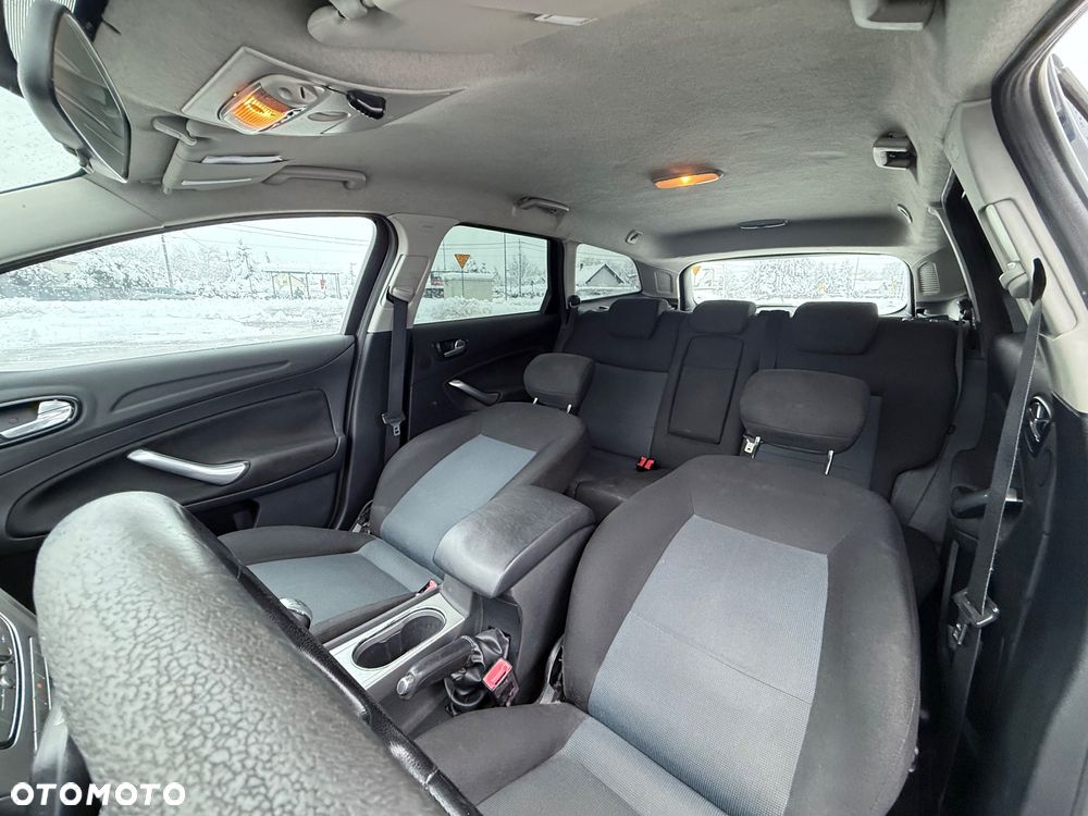 Ford Mondeo 2.0 Ambiente - 13