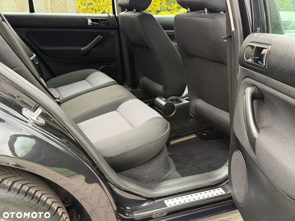 Volkswagen Golf - 25