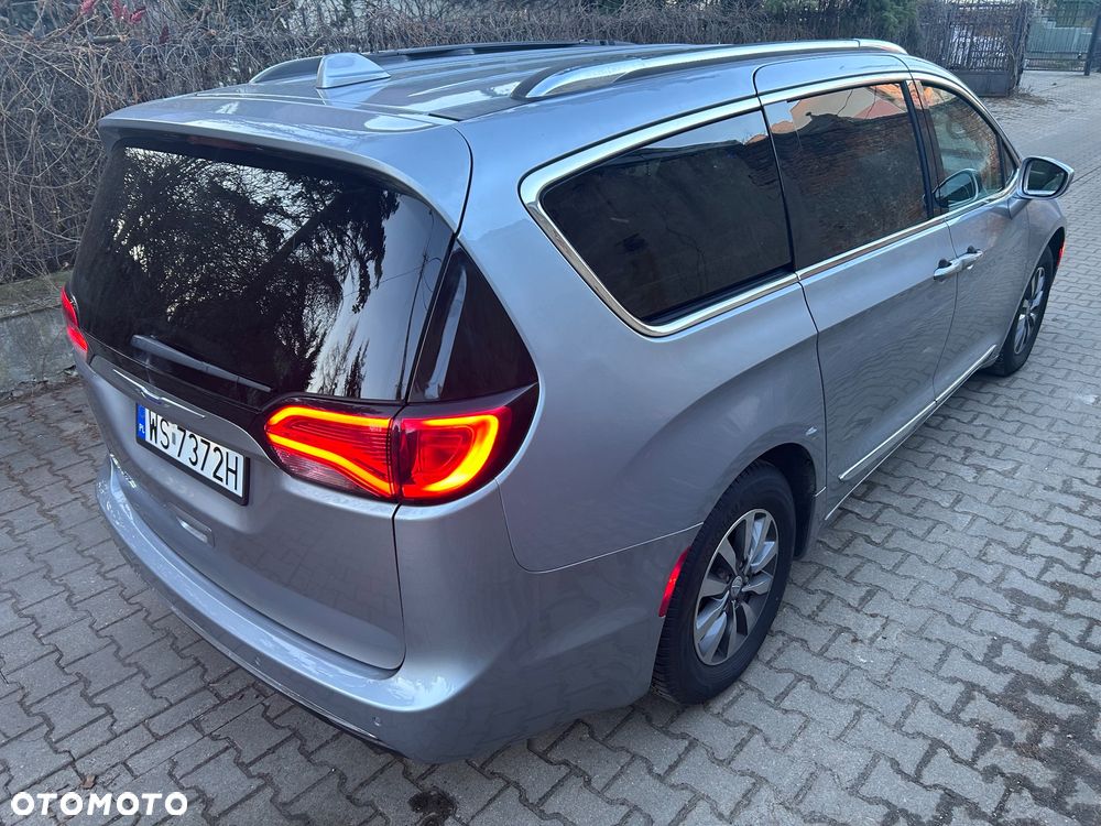 Chrysler Pacifica - 4