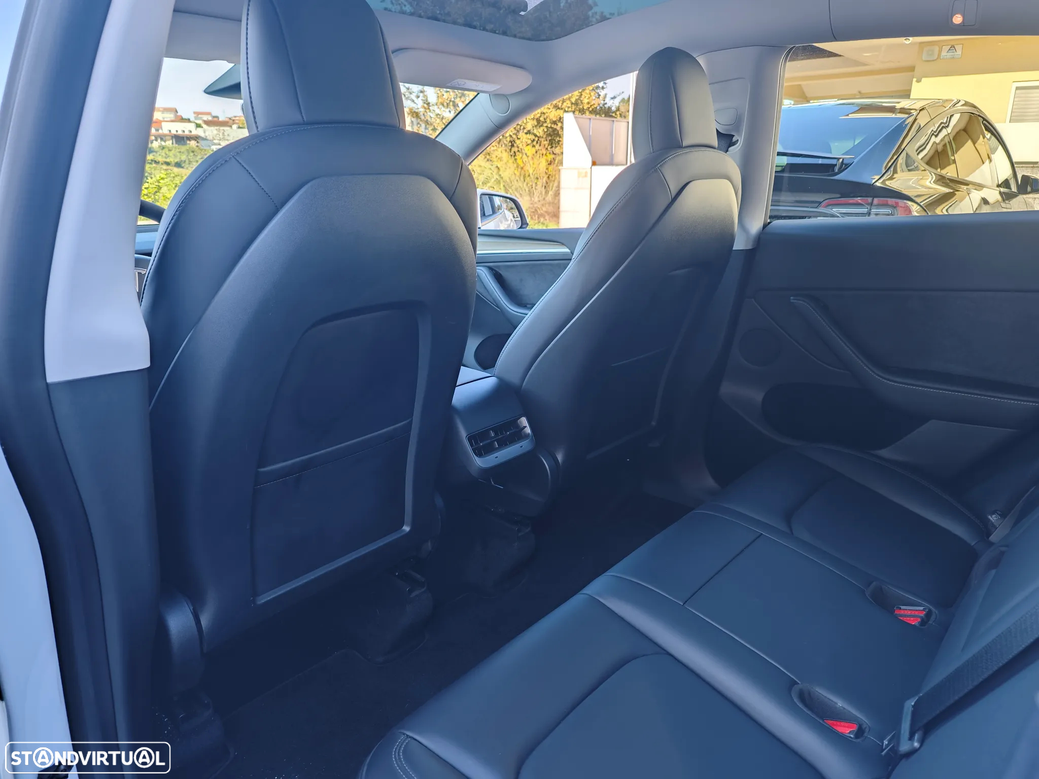 Tesla Model Y Long Range Dual Motor AWD - 20