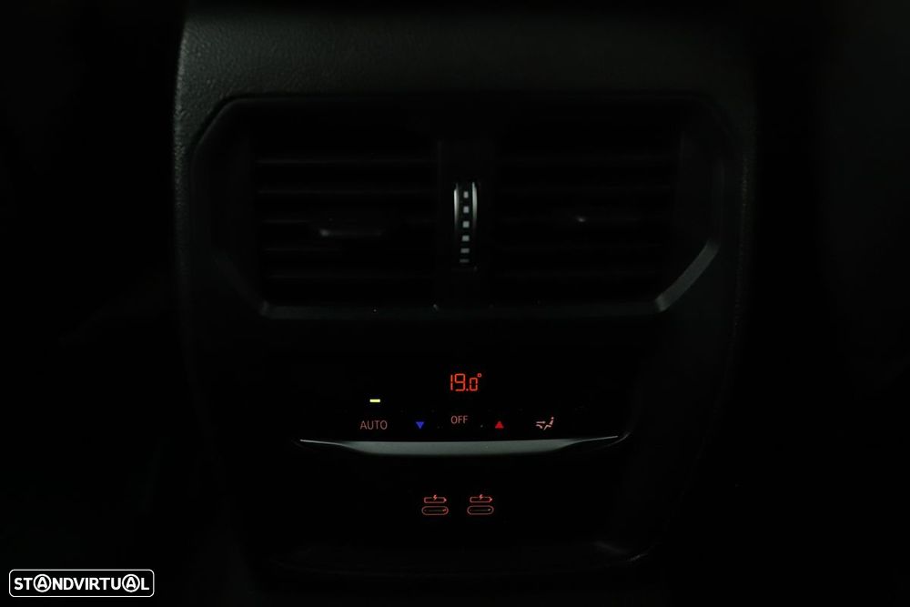 BMW 420 i Pack Desportivo M Auto - 28