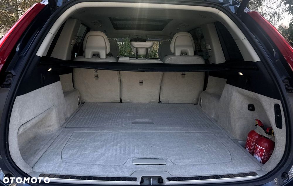 Volvo XC 90 - 32