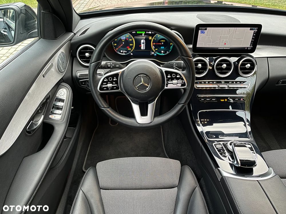 Mercedes-Benz Klasa C 300 de 9G-TRONIC Avantgarde - 24