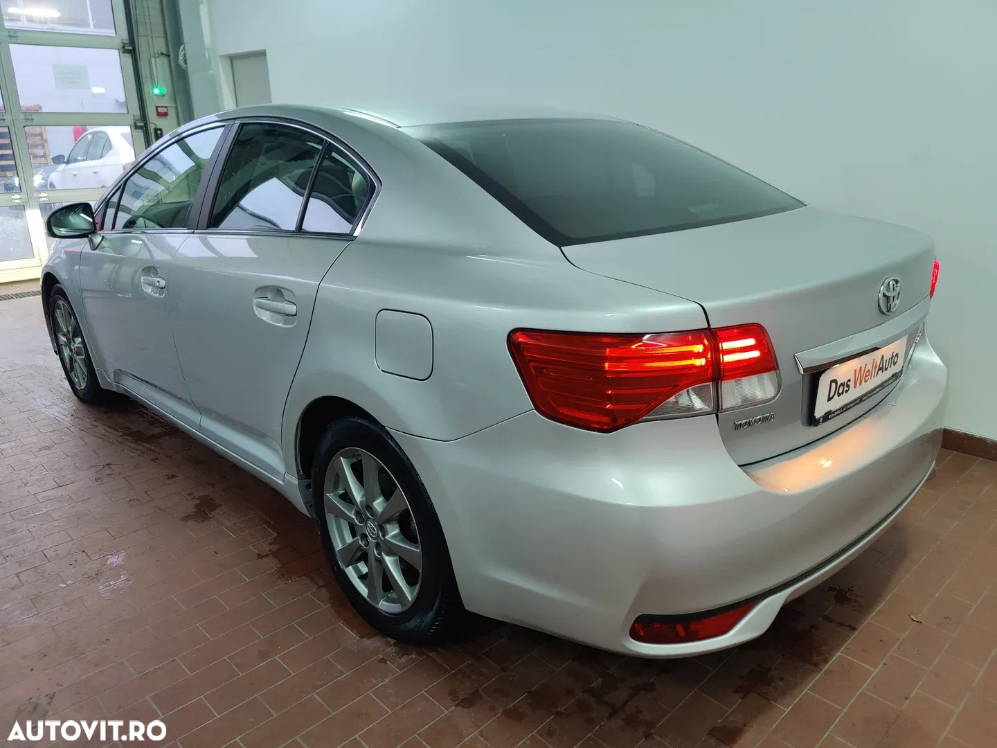 Toyota Avensis 2.2 D-CAT Aut. Elegance - 3