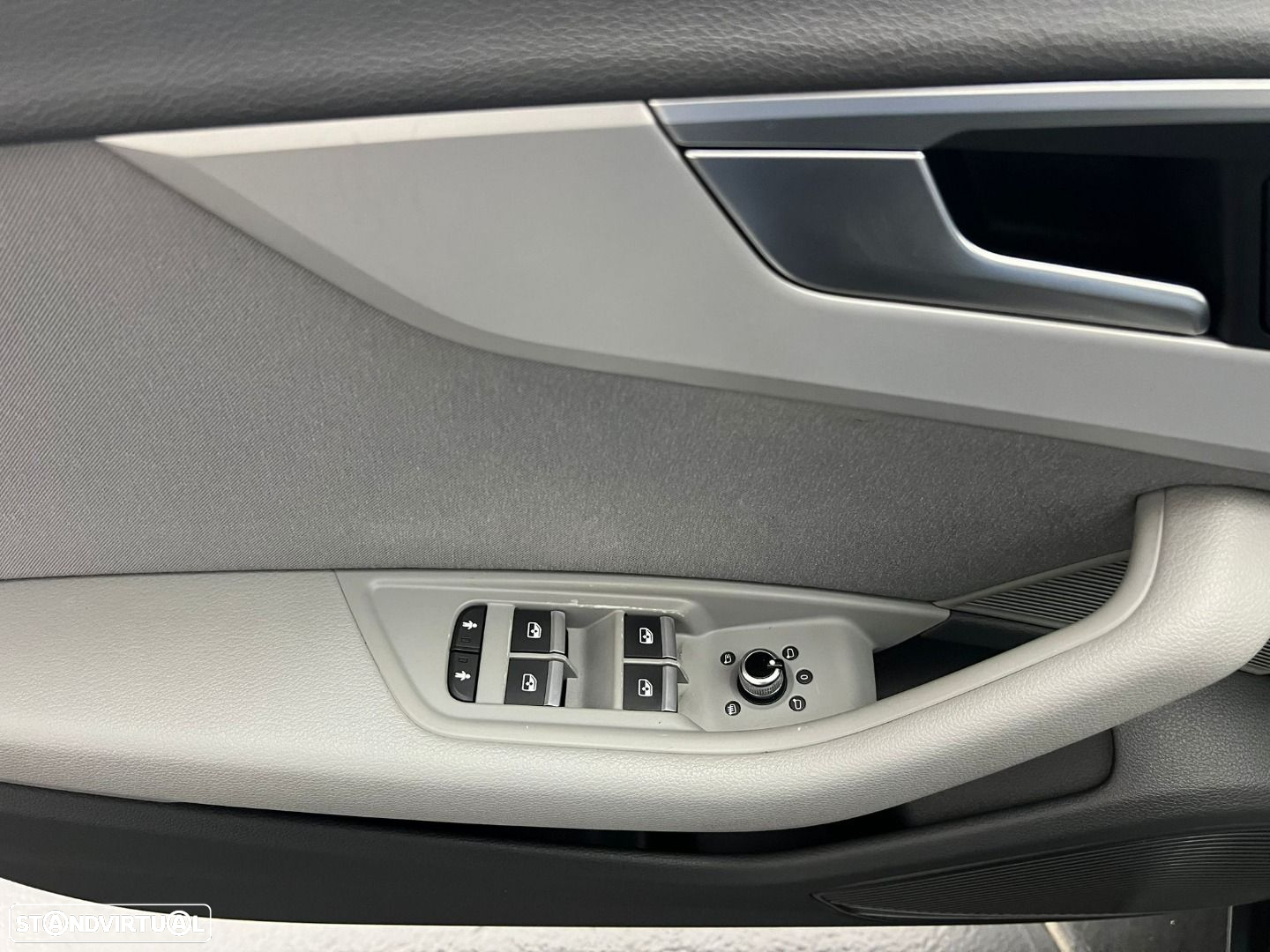 Audi A4 Avant 2.0 TDI S tronic - 31