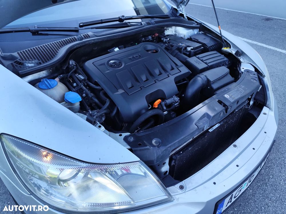 Skoda Octavia 2.0 TDI Elegance DSG - 6